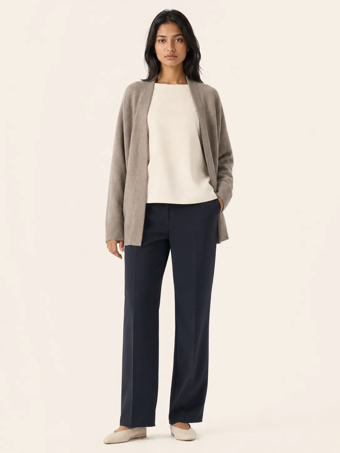 W06 Fine-Gauge Cardigan product image